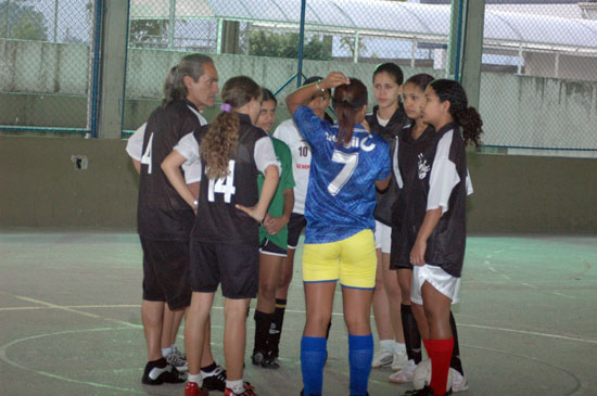 Jean Piaget fica com a última vaga para a semifinal da categoria Feminino